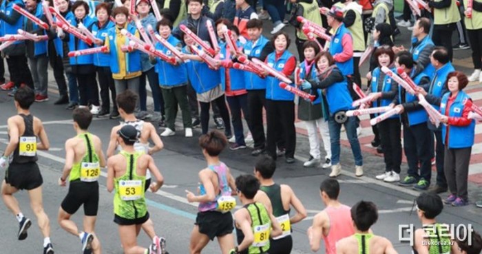 1 2019년대구국제마라톤대회 거리응원 모습.jpg