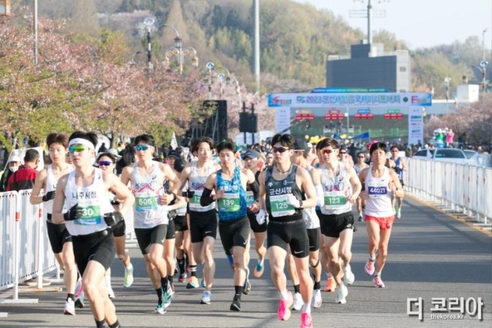 [체육진흥과]2023 군산새만금 국제마라톤대회 성황 종료2.jpg
