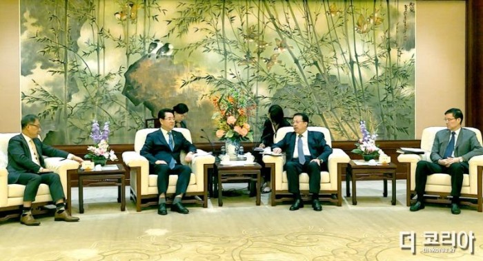 중국 상하이 궁정시장과 회담3.jpg