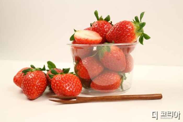 산청 딸기 (3).jpg