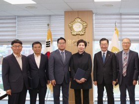 장수군의회, 2023회계연도 결산검사 위원 위촉장 수여
