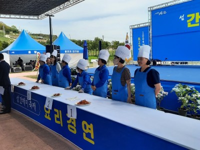 신안군 “섬 간재미축제추진위, 수익금 500만 원 기부로 사회공헌”